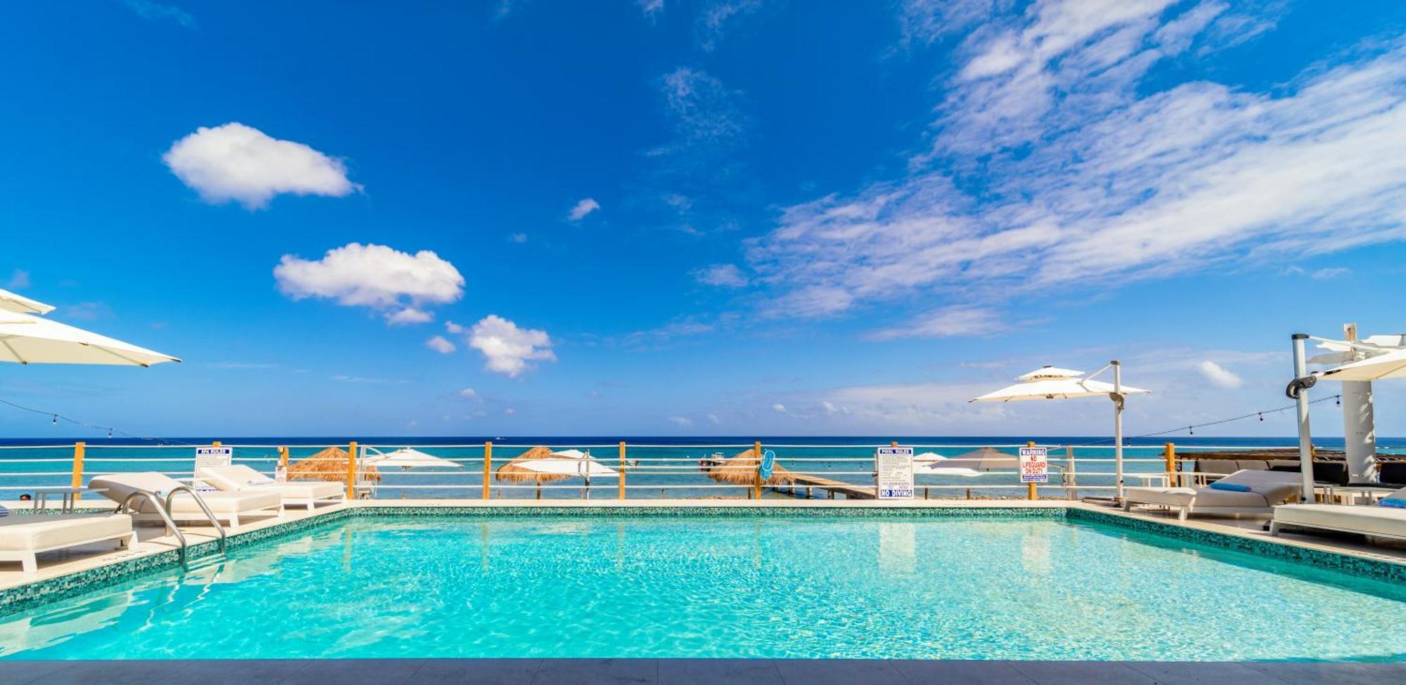 Cobalt Coast Resort West Bay Buitenkant foto